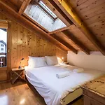 Capucin - A 3 Bedroom Mountain Loft *
