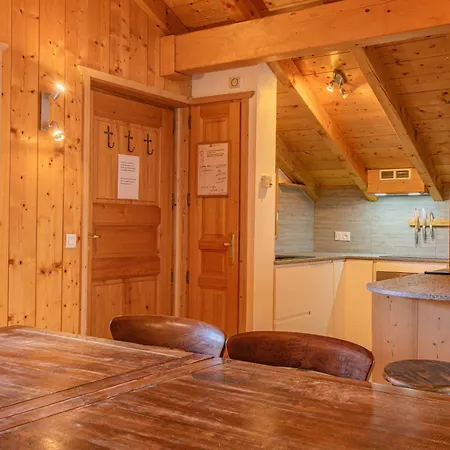 Capucin - A 3 Bedroom Mountain Loft * 霞慕尼