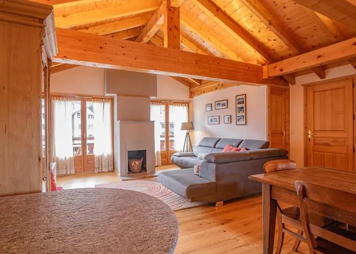Capucin - A 3 Bedroom Mountain Loft Apartament Chamonix