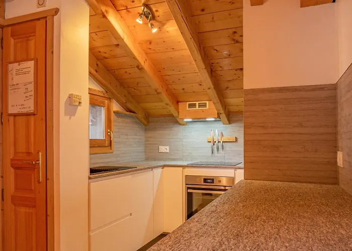 Apartament Capucin - A 3 Bedroom Mountain Loft