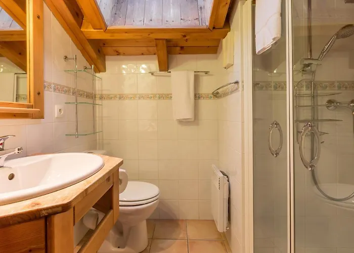 Capucin - A 3 Bedroom Mountain Loft * Chamonix