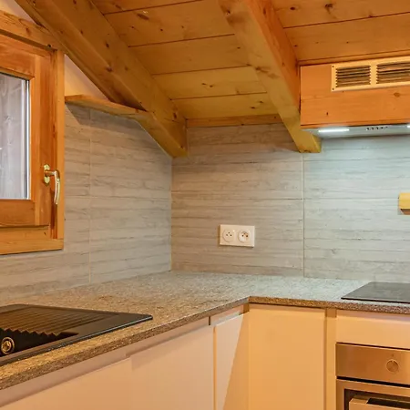 Capucin - A 3 Bedroom Mountain Loft Апартаменты Шамони