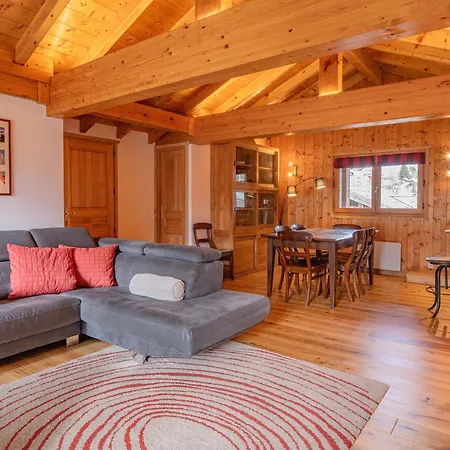Capucin - A 3 Bedroom Mountain Loft Chamonix