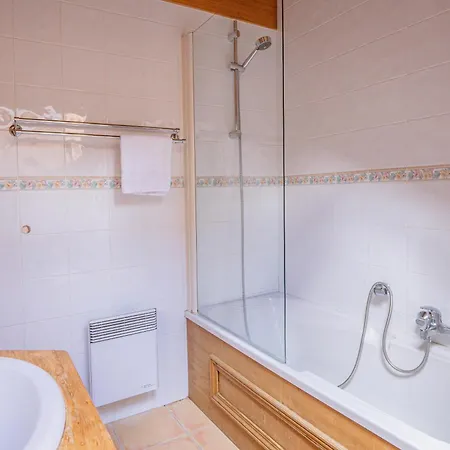 Capucin - A 3 Bedroom Mountain Loft * Chamonix