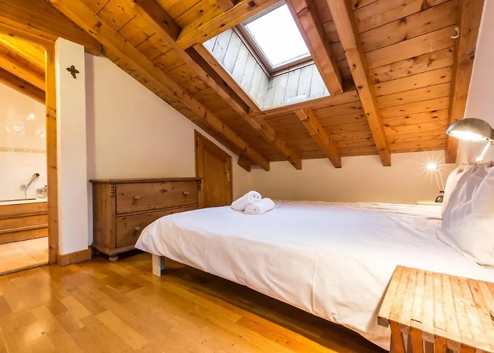 Appartement Capucin - A 3 Bedroom Mountain Loft Chamonix